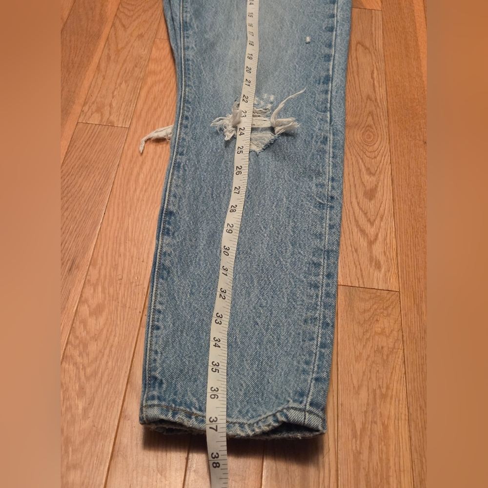 Levi's Wedgie Size 26 Button Up Blue Denim Jeans Distressed Knees - Picture 12 of 13